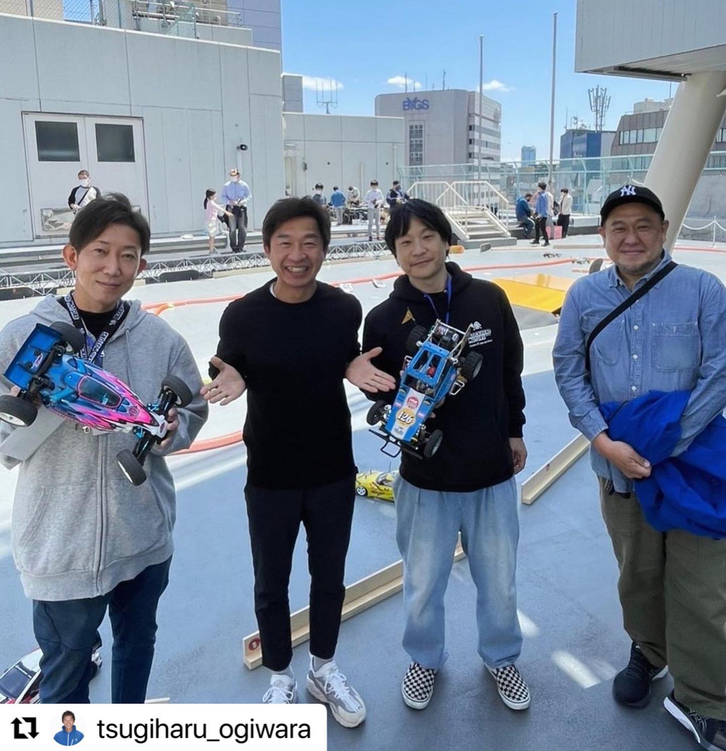 昨日はGRAND OPENにご来場いただき、ありがとうございました！！またのご来場お待ちしております️#rcmeeting#Repost @tsugiharu_ogiwara with @make_repost・・・--BHM JUN WATANABE さんタミヤ パイセン前住さんインスタ 本間さんにお会いしました-RC MEETING in 新宿屋上サーキットに行ってきました🏎-YouTubeで拝見する　ラジコン界の巨匠達に会うことができ興奮しました️-知りたいことが山ほどあります-その前にバッテリーの充電だ️-#junwatanabe さん#blockheadmotors #パイセン さん#タミヤ #本間章郎 さん#insta #ラジコン #rcmeeting #新宿