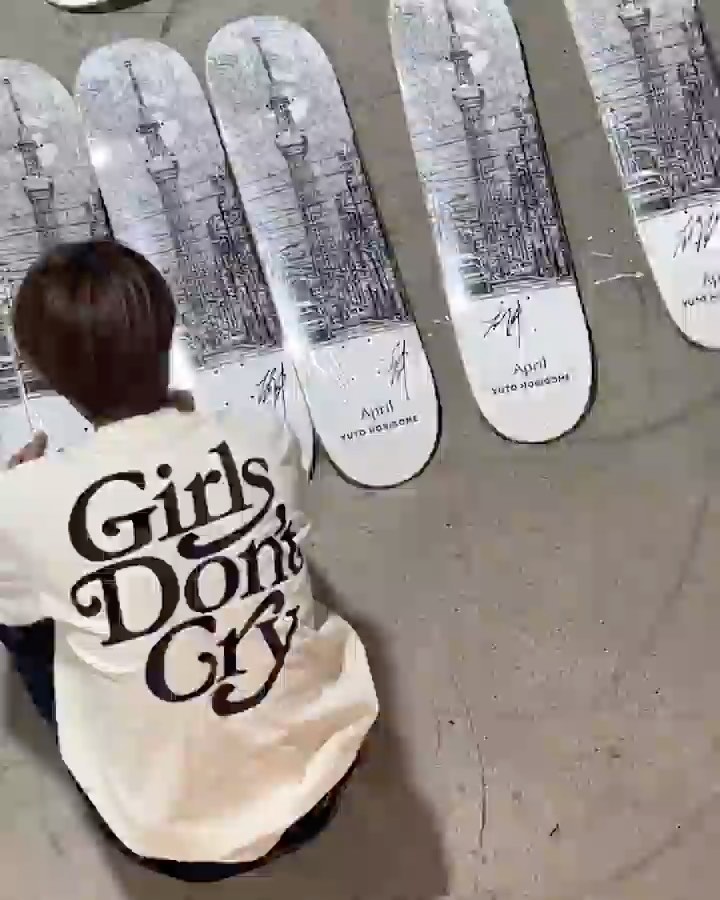 2月4日(金)13:00〜発売New @aprilskateboards Boards.AprilのNewモデルがリリース@yutohorigome モデルは東京下町のアイコニックな東京スカイツリーのグラフィックとなっております。※入荷デッキはサイン入りではございません。