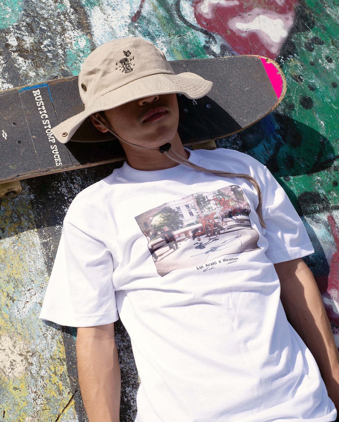 @timescan / SPRING 2022Lui Araki x HirottonCollab T-Shirt Post card included with each shirt. &Sand-clock Safari HatDesign by @hirotton