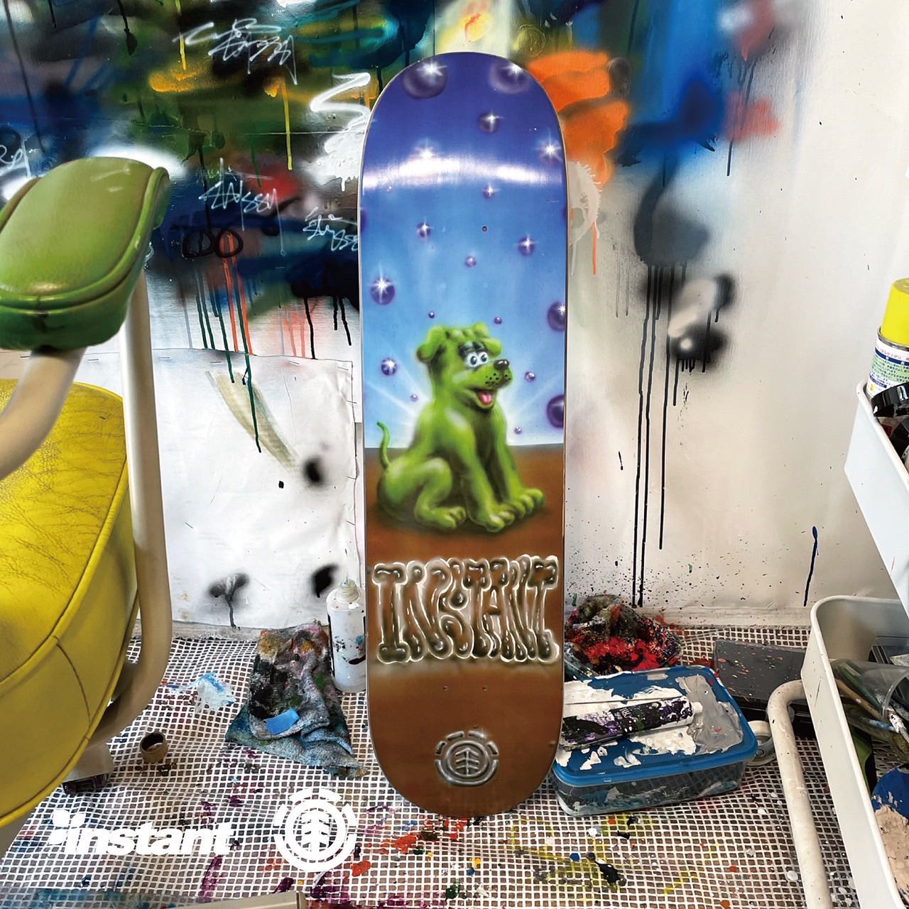 Element Skateboards 30周年を記念した世界４ヵ国でのコラボレーション企画@elementjapan 🤝 @instant_skateboards アーティスト @ryotadaimon を起用したコラボレーションデッキを7/31(日)AM10時よりInstant全店とWEBストアにて発売いたします。デッキの売上から石造りのスケートセクションを制作、そのスケートセクションを千葉ストアとゆかりのあるSOGA SKATEPARKに寄付し、スケーターに還元することが今回のコラボレーション企画の目的です。コラボレーションデッキのアートワークはもともとInstantのローカルで古くから繋がりのある、今大注目のアーティスト"DAIMON"が手掛けております。コラボレーションデッキは全50本限定となりますのでお早めに#newledgejam#localyoursupport #elementjapan #elementskateboards #instantskateshop