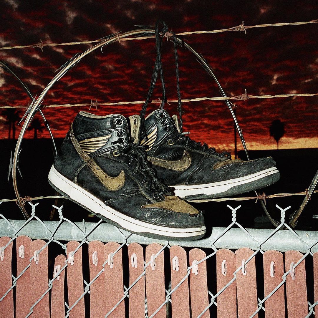 1月14日(土)発売 Pawnshop × Nike SB Dunk High OG QS2023年のファーストリリースとなるDunkはNike SBのライダーDonovon Piscopoとその父、Anthony Piscopoが2010年に共同で立ち上げたカリフォルニア州コヴィーナのスケートショップ「Pawnshop」とのコラボレーションDunk。レザーのアッパーに、アンクル箇所にはショップのロゴ「Wing & Wheel」があしらわれたプレミアムなDunkとなっております。販売方法に関してはプロフィールリンク先のブログをご確認下さい。※浦安ストアでの販売はございません。※販売足数、入荷サイズ、発売前のご予約など販売に関する事前お問い合わせはご遠慮下さい。※no overseas shipment.#Pawnshop#nikesb#instantskateshop