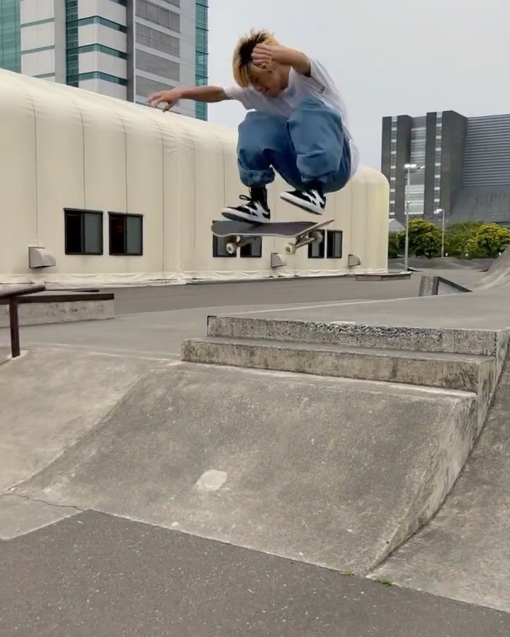 Posted @withregram • @kairi.netsuke f/s or b/s🤔#skatepark#skater#skateboard #静岡に新しいパーク欲しい