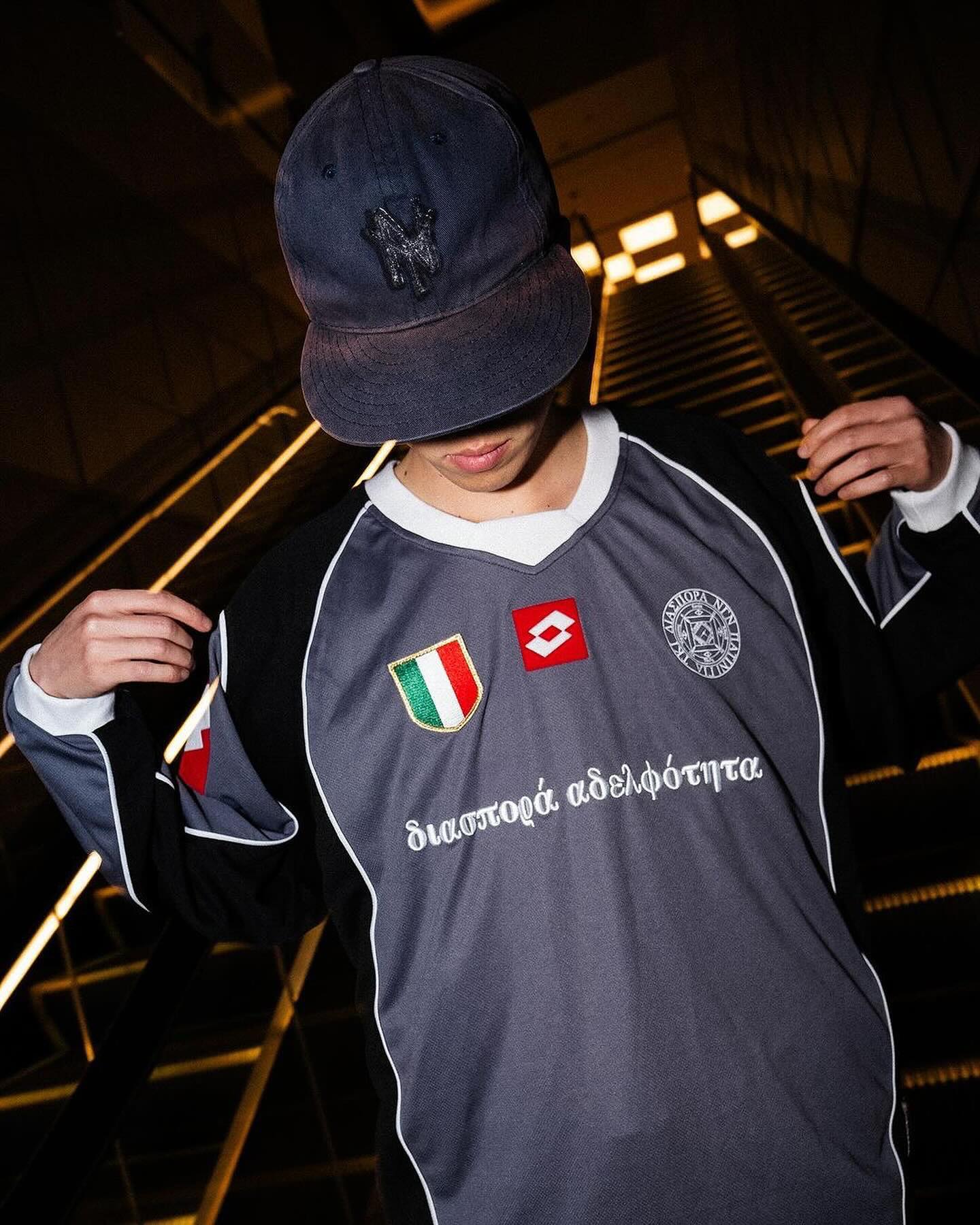 3月23日(土)発売Diaspora skateboards / Lotto Scudetto ShirtDiasporaから1973年に創業したイタリアの名門ブランドLottoとコラボレーションが実現。Lottoがサプライヤーを務めていた2000年代初頭の欧州のフットボールクラブにオマージュを捧げたクラシックなフットボールシャツがリリースされます。#diasporaskateboards#instantskateshop #instantskateboards