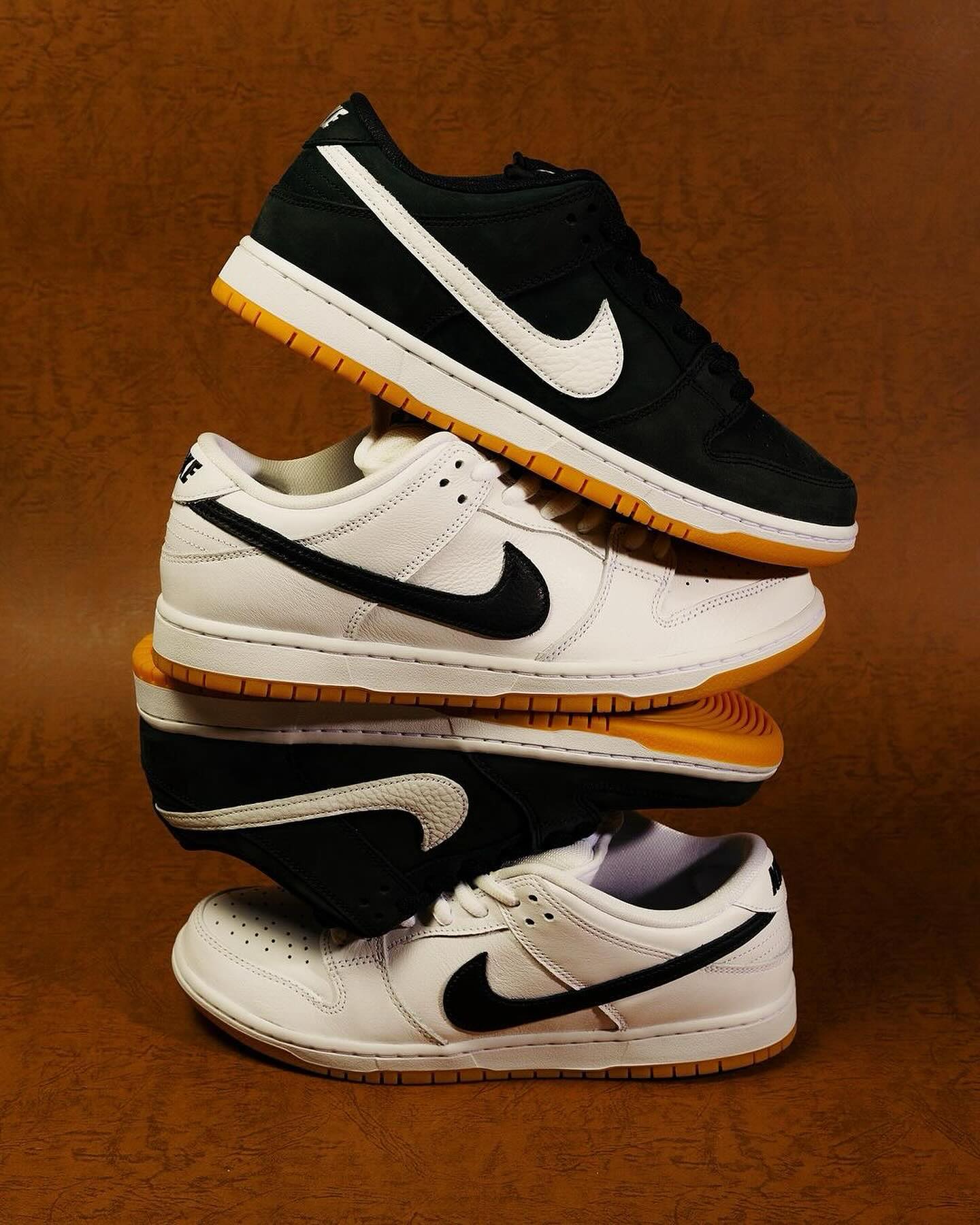 10月11日(金)発売 Nike SB Dunk Low Pro "Black & White" Collection 普遍的なカラーリングが人気のDunk Low Pro "Black & White" Collectionが発売。シンプルで様々なスタイルに馴染むモノクロのヘビーユーズしたくなるDunkコレクションのカラーとなっております。販売方法に関してはプロフィールリンク先のブログをご確認下さい。※浦安ストアでの販売はございません。※販売足数、入荷サイズ、発売前のご予約など販売に関する事前お問い合わせはご遠慮下さい。※no overseas shipment.#nikesb@nikesbdojo#Instantskateshop#instantskateboards