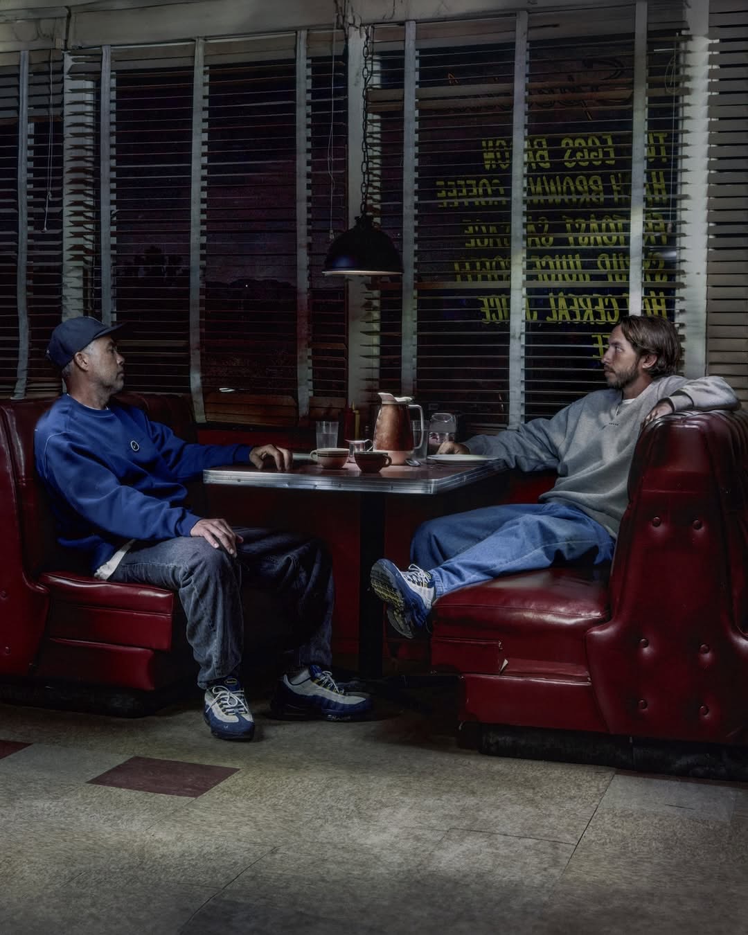 11月24日(月)発売Eric Koston x Nike SB Air Max 95 / Apparel collectionEric Koston の名前を冠した Nike SB Air Max 95 の発売に合わせて、アパレルコレクションも同時に展開されます。フランネルシャツ、クルーネックスウェット、“Just Do A Kickflip” Tシャツ、ルーズデニムパンツなど、フットウェアとカラーをリンクさせたアイテムがラインナップ。フルセットアップでのスタイリングが楽しめるコレクションとなっています。販売方法の詳細はプロフィールリンク先のブログをご確認ください。※販売足数・入荷サイズ・発売前のご予約など、販売に関する個別のお問い合わせはご遠慮ください。※no overseas shipment.@nikesb@nikesbdojo#erickoston #nikesb #airmax95#am95#instantskateboards#instantskateshop