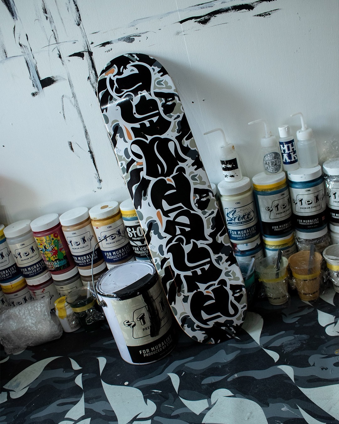 Coming soon...MHAK x instant 30th Anniversary Logo DeckMHAKのアトリエから生まれた、30周年を記念する一枚。カモフラージュテキスタイルにアニバーサリーロゴを落とし込んだinstant deck。Size : 7.38/7.5/7.75/8.0/8.25【発売日】・3/28（土）〜 3/29（日）：吉祥寺ストア( @instant__kichijoji )にてPOP UP先行販売・3/30（月）：instant全店 & ONLINE STORE 12:00〜@mhak_@instant_skateboards#instantXXX #MARBLE